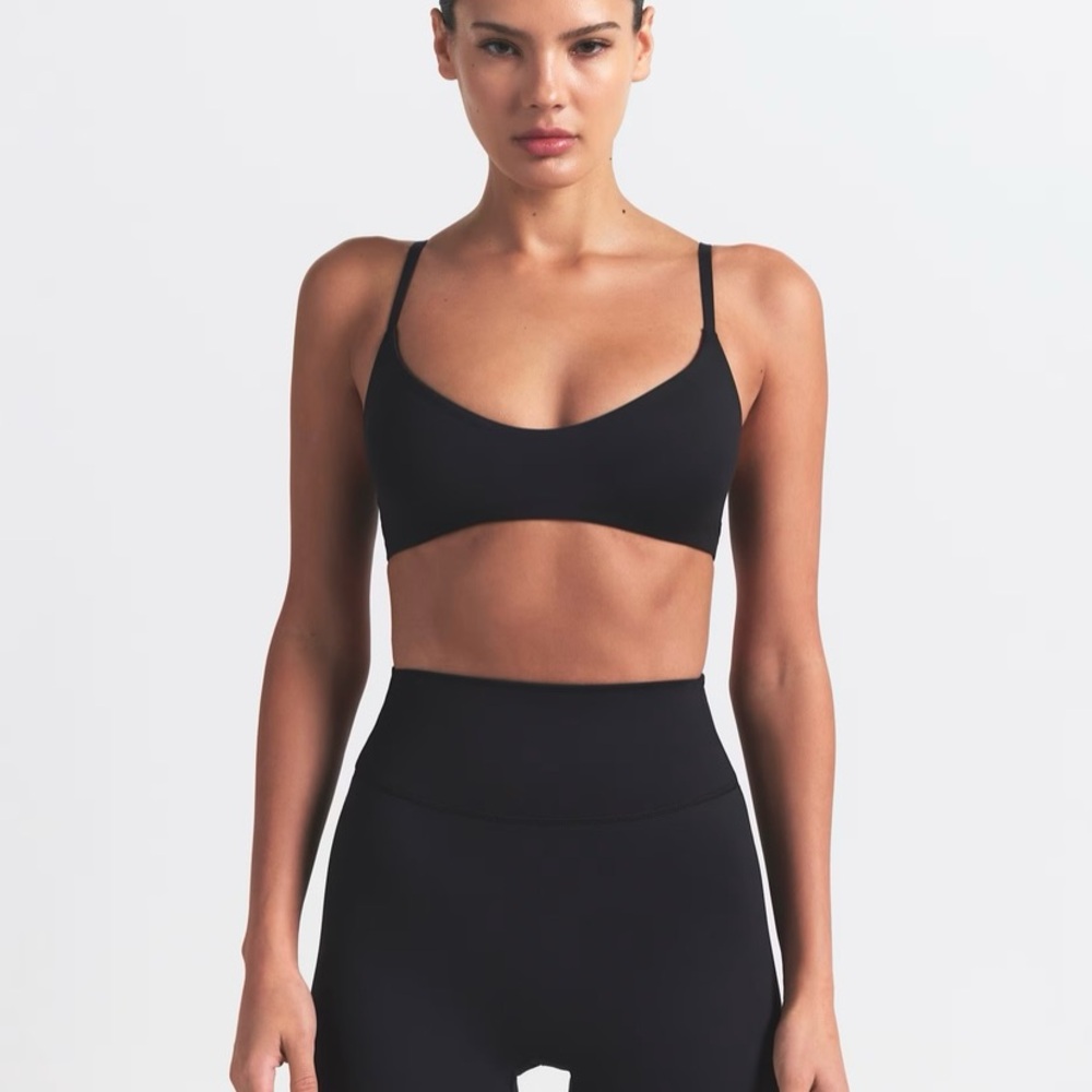 Nike womens SKIMS matte micro scoop Bra